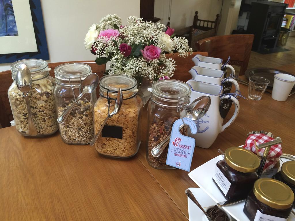 De Thuiskamer In Grou Als B&B Of Vakantiehuis Ngoại thất bức ảnh